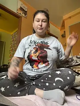 Snapshot of DazzzlingDame chatting on October 2, 2025, 10:29 am DazzzlingDame online show from October 2, 2025, 10:29 am