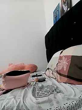 Snapshot of dulcelatin21 chatting on September 27, 2025, 3:07 pm dulcelatin21 online show from September 27, 2025, 3:07 pm