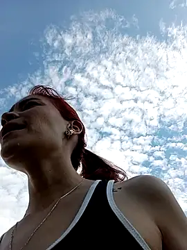 Snapshot of dulcelatin21 chatting on October 5, 2025, 9:27 pm dulcelatin21 online show from October 5, 2025, 9:27 pm