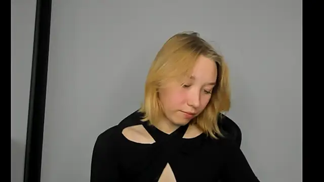 Snapshot of Agatha_May chatting on October 14, 2025, 11:11 am Agatha May online show from October 14, 2025, 11:11 am