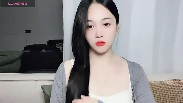 woaiqinqin online show from December 1, 2025, 3:35 pm