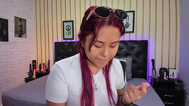 Snapshot of MAYASMITH__ chatting on October 4, 2025, 1:51 am MAYASMITH   online show from October 4, 2025, 1:51 am