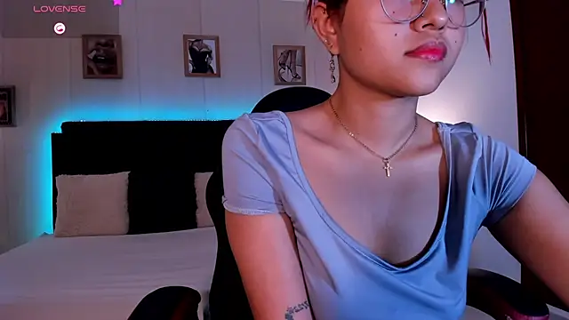 MAYASMITH   online show from July 14, 2026, 2:38 am