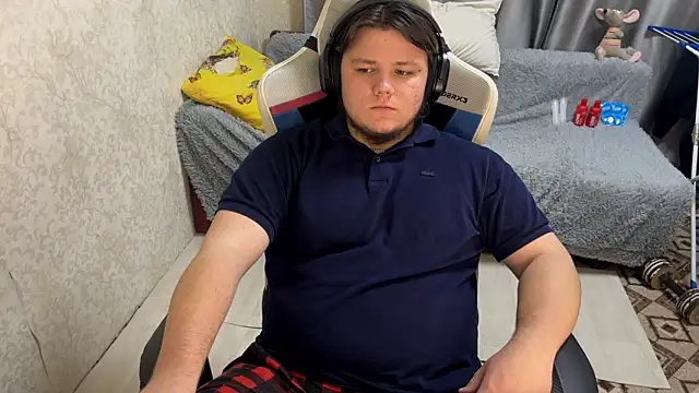 Snapshot of desiredude9 chatting on October 2, 2025, 7:39 pm desiredude9 online show from October 2, 2025, 7:39 pm