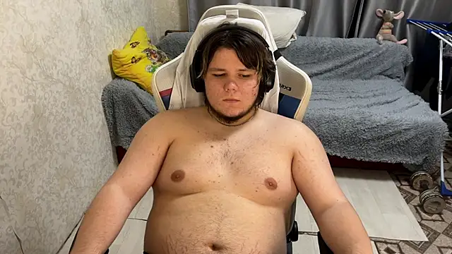 Snapshot of desiredude9 chatting on September 28, 2025, 7:21 pm desiredude9 online show from September 28, 2025, 7:21 pm