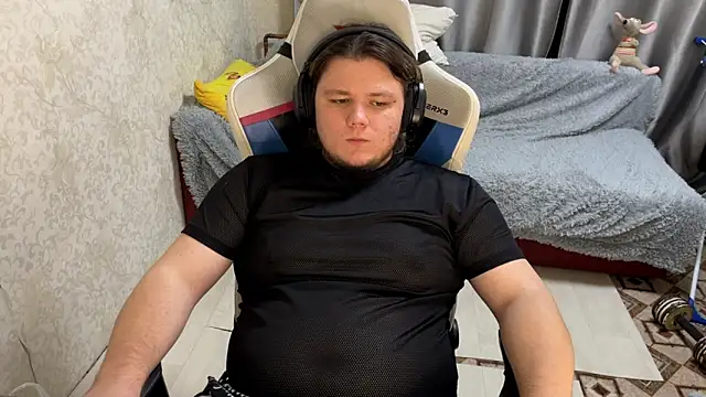 Snapshot of desiredude9 chatting on October 7, 2025, 5:47 pm desiredude9 online show from October 7, 2025, 5:47 pm