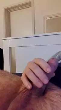 NewJoiner online show from December 16, 2025, 9:41 pm