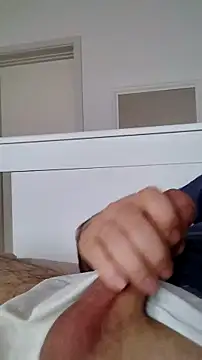 NewJoiner online show from April 12, 2026, 1:58 pm