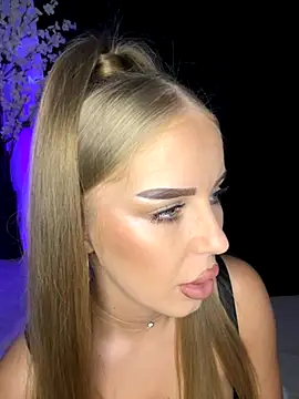 Snapshot of AubrieleRouj1 chatting on September 22, 2025, 3:29 pm AubrieleRouj1 online show from September 22, 2025, 3:29 pm