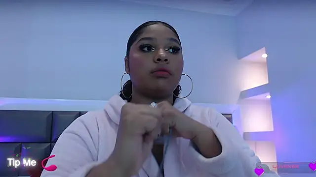 LennaEvans online show from September 20, 2025, 12:10 pm