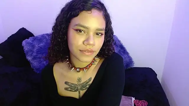 Snapshot of Canela_s1 chatting on November 21, 2025, 8:52 pm Canela s1 online show from November 21, 2025, 8:52 pm