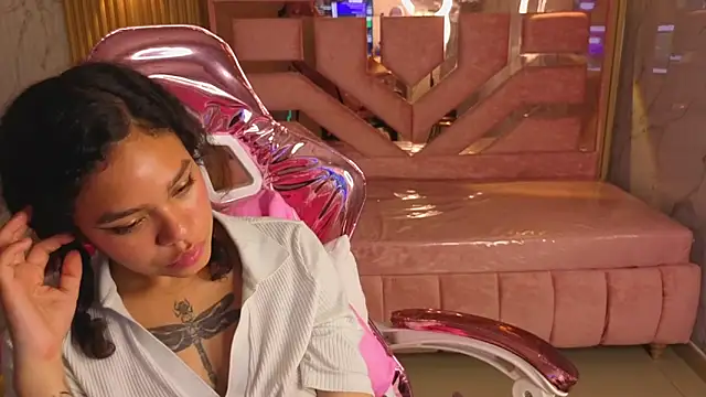 Snapshot of Canela_s1 chatting on September 21, 2025, 8:19 am Canela s1 online show from September 21, 2025, 8:19 am