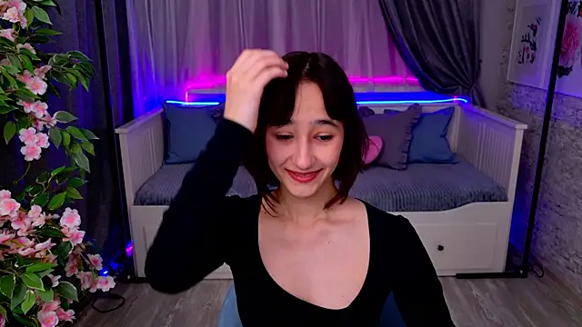 EmilySwonn online show from September 8, 2025, 3:55 pm