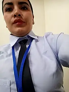 Snapshot of MAYE__13 chatting on October 17, 2025, 12:51 pm MAYE  13 online show from October 17, 2025, 12:51 pm