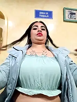 Snapshot of MAYE__13 chatting on September 19, 2025, 12:42 pm MAYE  13 online show from September 19, 2025, 12:42 pm