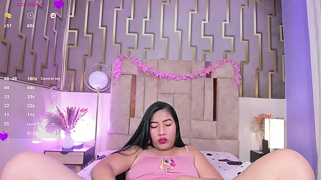 Snapshot of luna_maisonn chatting on February 6, 2026, 4:19 am luna maisonn online show from February 6, 2026, 4:19 am