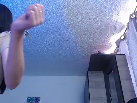 scarlett vonrose online show from February 18, 2026, 6:48 pm