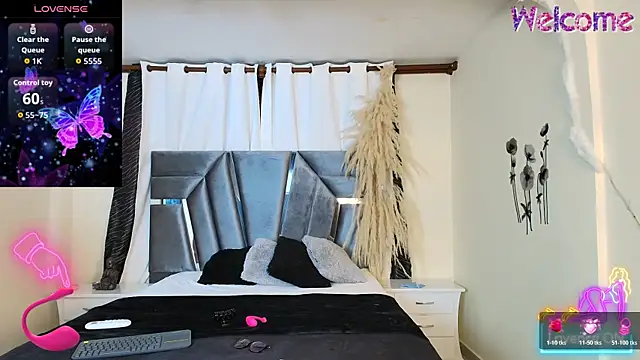 Snapshot of MiniLove_01 chatting on October 20, 2025, 12:06 pm MiniLove 01 online show from October 20, 2025, 12:06 pm