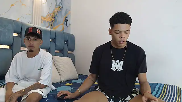 PRETTY FEM online show from February 18, 2026, 1:36 am