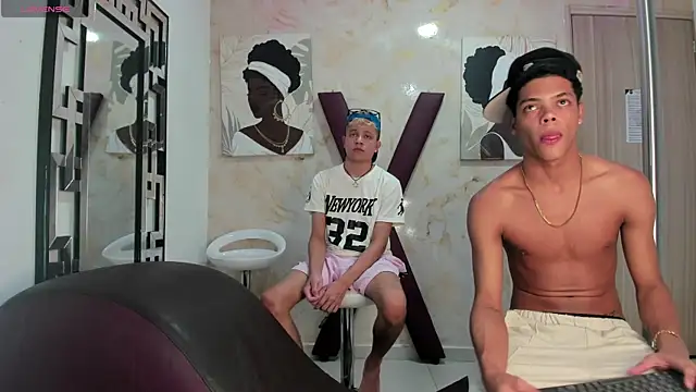 Snapshot of PRETTY_FEM chatting on July 23, 2026, 1:58 am PRETTY FEM online show from July 23, 2026, 1:58 am