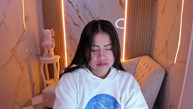 Snapshot of Victoria_b_ chatting on September 25, 2025, 12:44 pm Victoria b  online show from September 25, 2025, 12:44 pm