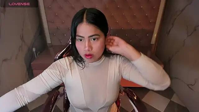 Snapshot of Victoria_b_ chatting on October 20, 2025, 7:47 pm Victoria b  online show from October 20, 2025, 7:47 pm