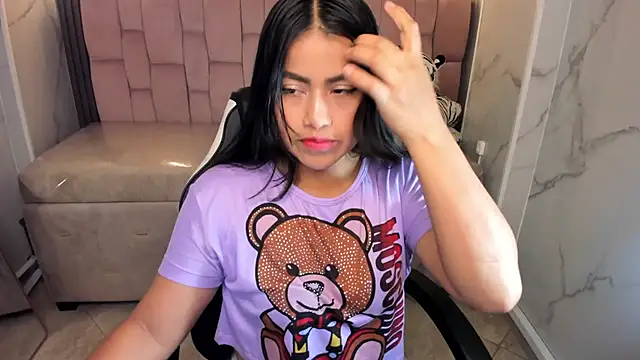 Snapshot of Victoria_b_ chatting on October 9, 2025, 12:38 pm Victoria b  online show from October 9, 2025, 12:38 pm