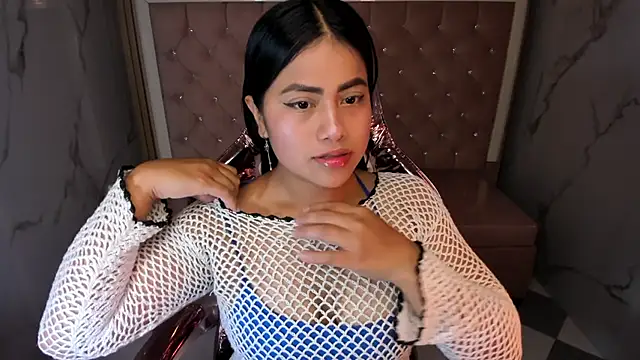 Snapshot of Victoria_b_ chatting on October 15, 2025, 8:06 pm Victoria b  online show from October 15, 2025, 8:06 pm