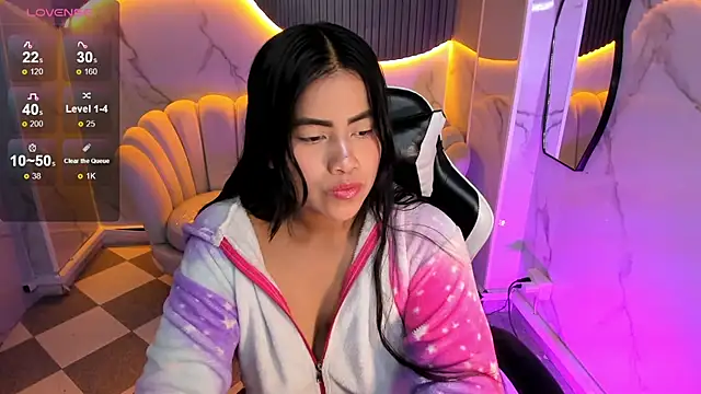 Snapshot of Victoria_b_ chatting on October 23, 2025, 7:56 pm Victoria b  online show from October 23, 2025, 7:56 pm