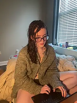 Snapshot of knottybunny chatting on October 31, 2025, 8:05 pm knottybunny online show from October 31, 2025, 8:05 pm