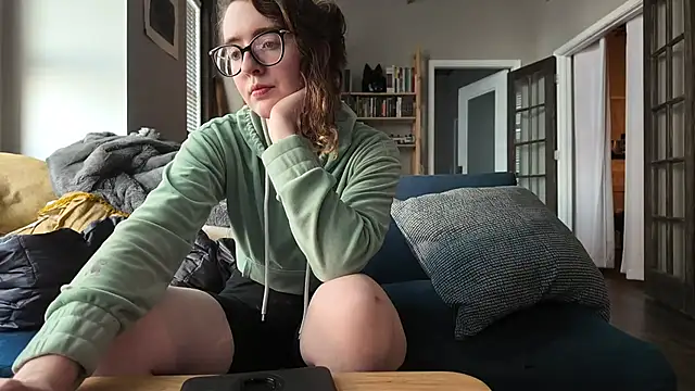 Snapshot of knottybunny chatting on October 18, 2025, 9:50 pm knottybunny online show from October 18, 2025, 9:50 pm