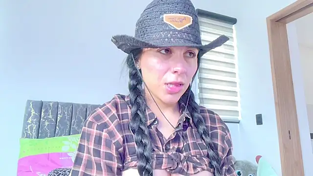 Snapshot of greciadom555 chatting on October 28, 2025, 4:28 pm greciadom555 online show from October 28, 2025, 4:28 pm