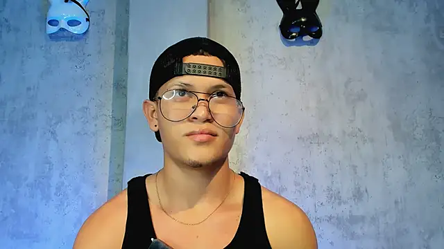 Snapshot of Manuel_FPG chatting on October 9, 2025, 8:20 pm Manuel FPG online show from October 9, 2025, 8:20 pm