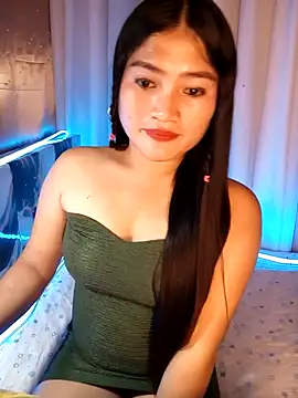 Snapshot of Naughtyalina2 chatting on October 1, 2025, 12:27 am Naughtyalina2 online show from October 1, 2025, 12:27 am