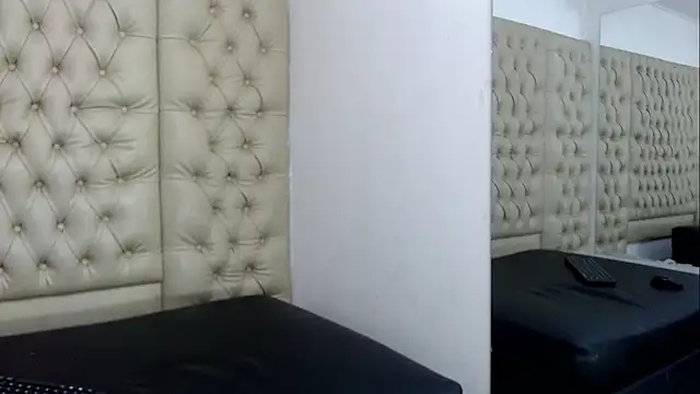 Snapshot of JessicaHott01 chatting on October 2, 2025, 7:39 pm JessicaHott01 online show from October 2, 2025, 7:39 pm