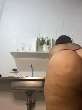 Snapshot of Jessyivonne chatting on October 27, 2025, 11:16 pm Jessyivonne online show from October 27, 2025, 11:16 pm