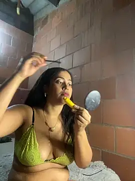 Snapshot of Jessyivonne chatting on September 24, 2025, 2:29 am Jessyivonne online show from September 24, 2025, 2:29 am