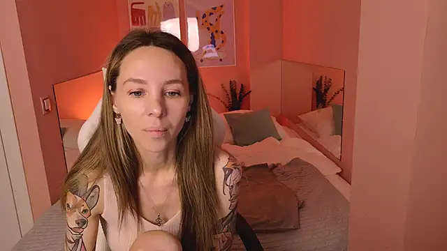 MiaGraham1 online show from September 29, 2025, 4:23 pm