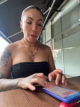 Snapshot of Sarahlove_90 chatting on September 23, 2025, 8:49 pm Sarahlove 90 online show from September 23, 2025, 8:49 pm