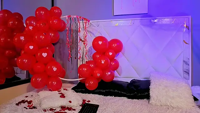 melody-rouss online show from February 15, 2026, 7:51 am
