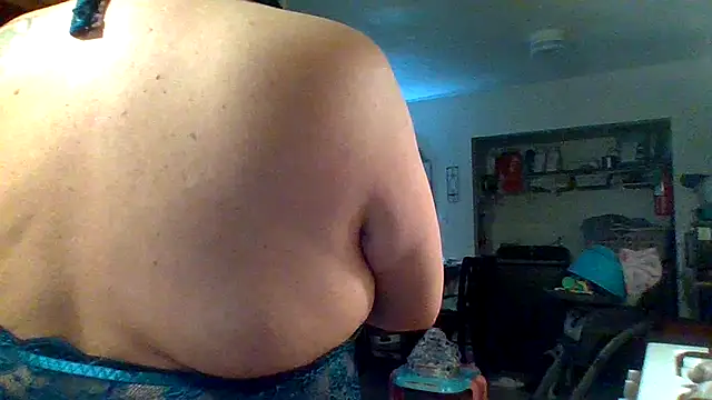 ScrawburryBBW online show from October 8, 2025, 8:27 am