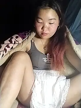 lylylove online show from March 27, 2026, 8:43 pm