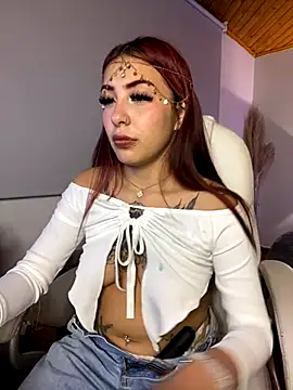 Snapshot of Sara_pink18 chatting on September 26, 2025, 4:30 am Sara pink18 online show from September 26, 2025, 4:30 am