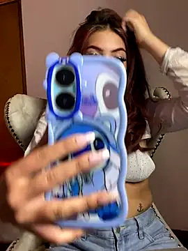 Snapshot of Sara_pink18 chatting on October 13, 2025, 8:16 am Sara pink18 online show from October 13, 2025, 8:16 am