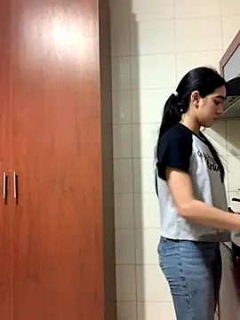 Snapshot of Kylie_Patrick chatting on October 17, 2025, 1:20 am Kylie Patrick online show from October 17, 2025, 1:20 am