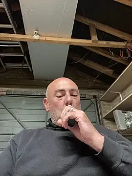 Richmcgee online show from June 11, 2026, 7:33 pm