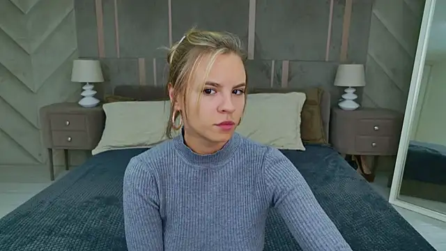 Snapshot of KiaraRolls chatting on October 11, 2025, 8:54 pm KiaraRolls online show from October 11, 2025, 8:54 pm