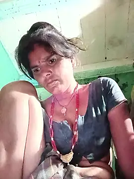 Snapshot of Sexy_queeny chatting on October 2, 2025, 8:34 pm Sexy queeny online show from October 2, 2025, 8:34 pm