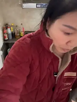 Snapshot of xiiuuff18 chatting on February 15, 2026, 12:22 am xiiuuff18 online show from February 15, 2026, 12:22 am