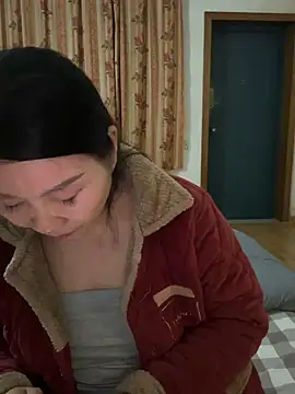 Snapshot of xiiuuff18 chatting on February 14, 2026, 12:16 pm xiiuuff18 online show from February 14, 2026, 12:16 pm